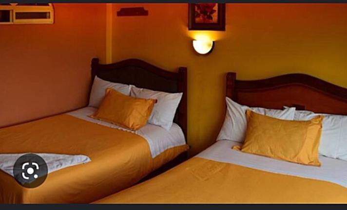 Hostal Miguel Angel Hotel Quito Ngoại thất bức ảnh
